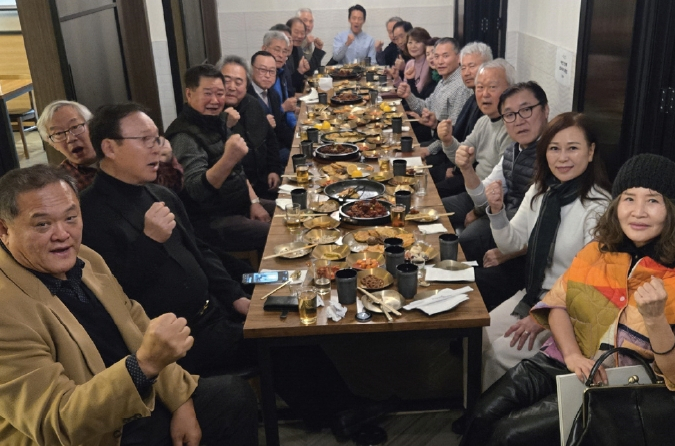 박영철(Chuck Park) 연방하원의원 후보의 뉴저지 한인후원회가 결성됐다. 후원회는 지난 23일 뉴저지 예산 식당에서 공식 발족식을 갖고, 예비 후보의 승리를 위한 후원에 총력을 다하기로 결의했다.  [박영철 후보 한인후원회]