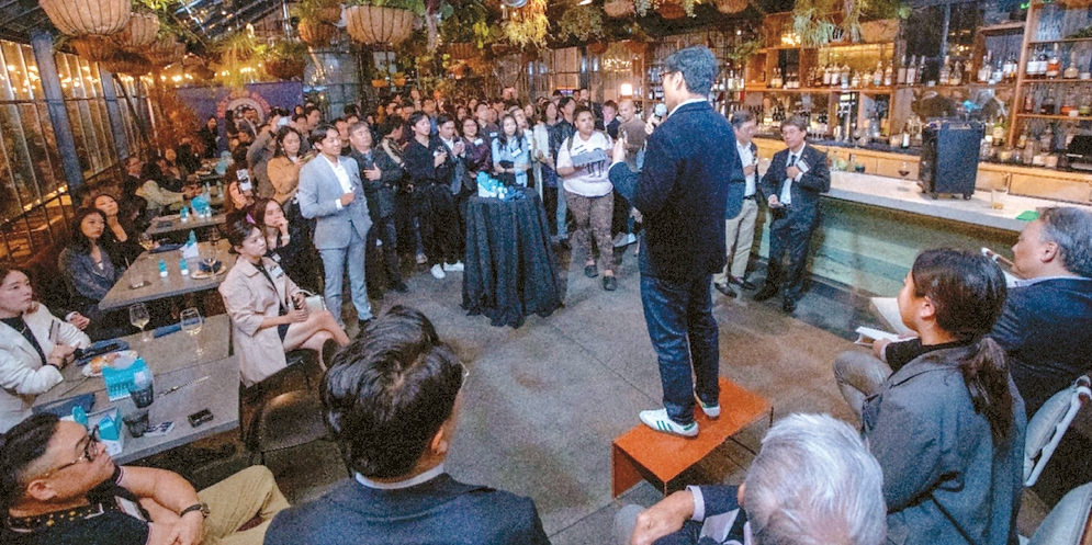 지난 27일 열린 차세대 믹서 행사에서 참가자들이 초청 연사의 강연을 경청하고 있다. [LA상의 제공] 