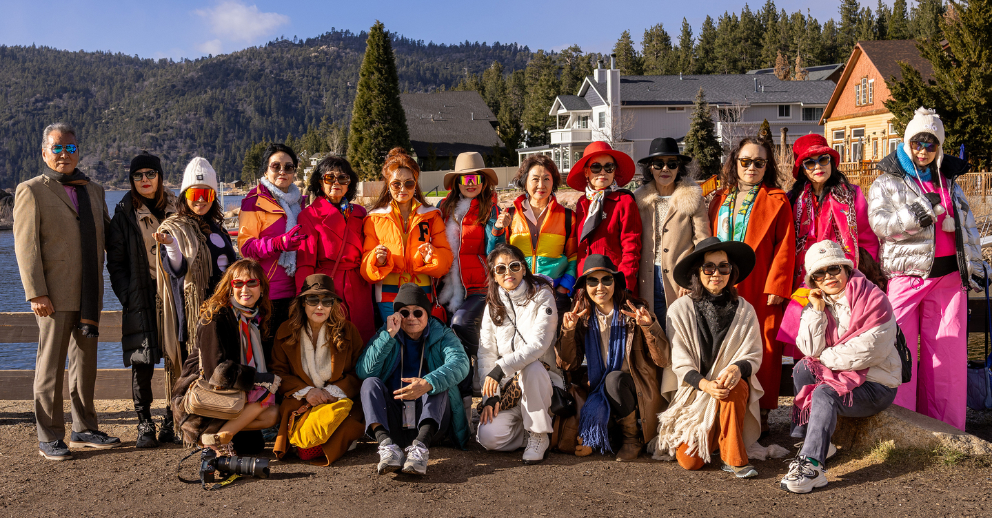 빅베어에서 야외 촬영회를 가진 사진 러브 소속 작가들과 카마실버모델협회 회원들이 함께 자리했다. [사진 러브 제공] 