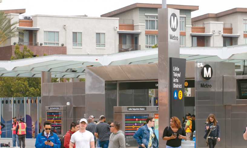 평균 차량 주행거리가 줄었음에도 대중교통 역 인근의 신축 주택은 아직도 상대적으로 적은 것으로 나타났다.