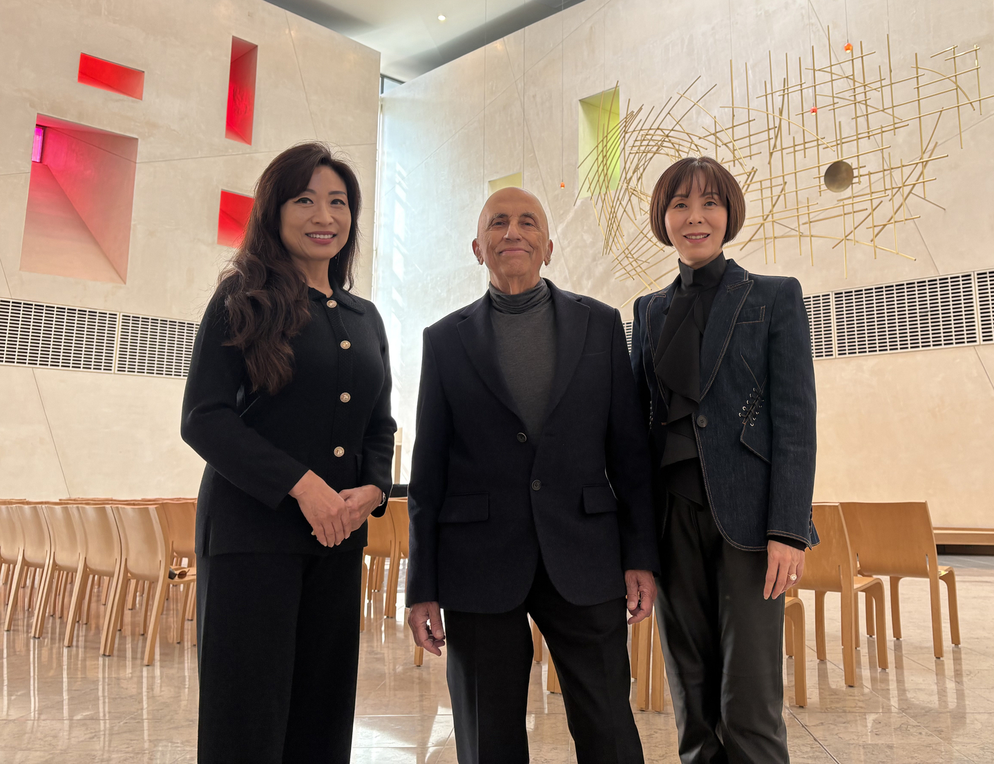 수잔 최(맨 왼쪽부터) 한미가정상담소 이사장이 명상 세미나가 열릴 채프먼대 인터페이스 센터에서 명상 강연을 할 미나스 카파토스 박사와 그의 부인 수잔 양 채프먼대 신경학 교수와 함께 자리했다. 