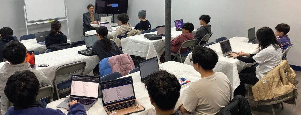 비영리 교육기관 기브챈스가 지난 20일 코넬대학교 마이클 베일스 교수를 초청해 청소년 대상 데이터 사이언스 특별 수업을 진행했다. 기브챈스 관계자는 “AI 시대를 살아가는 청소년들에게 단순한 기술 학습을 넘어 데이터 기반 사고력과 분석 능력을 기르는 교육 경험이 중요하다”며 “다양한 분야 전문가들과 교육을 확대해 나갈 계획”이라고 밝혔다.  [기브챈스]