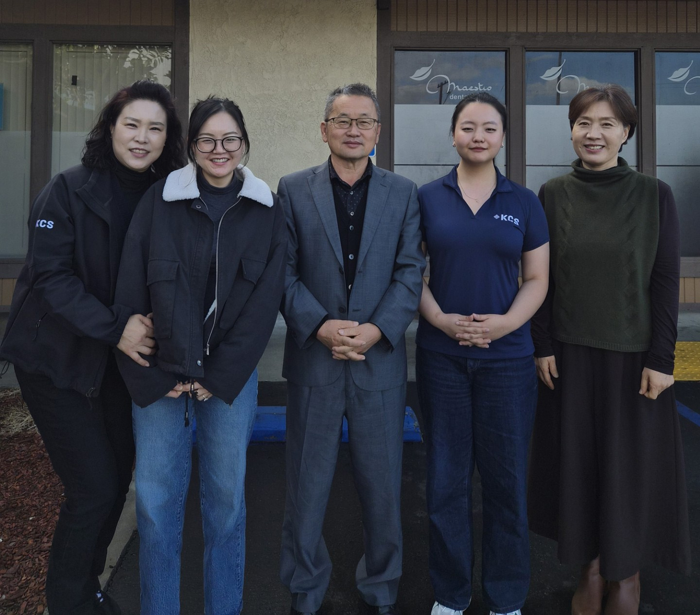 부에나파크 시와 함께 한인을 위한 건강?복지 박람회를 준비 중인 코리안커뮤니티서비스 관계자들. 맨 왼쪽부터 김문경, 오현정 준비위원, 김광호 관장, 조이 권, 함자혜 준비위원. [코리안커뮤니티서비스 제공]