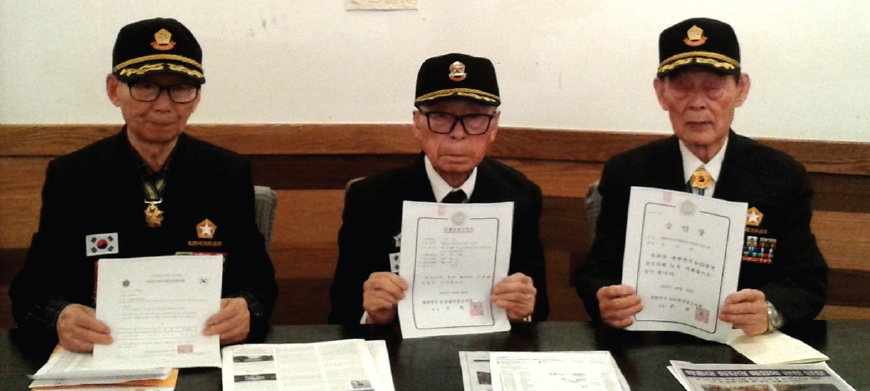 5일 플러싱 노던160 BBQ 식당에서 대한민국6·25참전유공자회 뉴욕지회 임원진들이 기자회견을 하고 있다.  [사진 대한민국6·25참전유공자회 뉴욕지회]