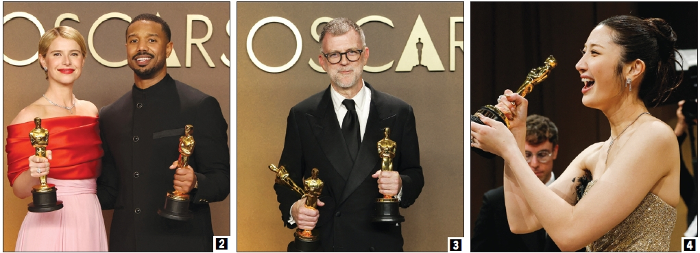 (2) 제시 버클리(‘햄넷’ 여우주연상)와 마이클 B. 조던(‘시너스’ 남우주연상)이 수상 트로피를 들고 포즈를 취하고 있다. (3) ‘원 배틀 애프터 어나더’로 각색상, 감독상, 작품상을 받은 폴 토마스 앤더슨 감독. (4) 이재가 시상식 직후 거버너스볼에서 영화 ‘케이팝데몬헌터스’의 ‘골든(Golden)’으로 주제가상을 받은 뒤 트로피를 들고 기뻐하고 있다.  [로이터]