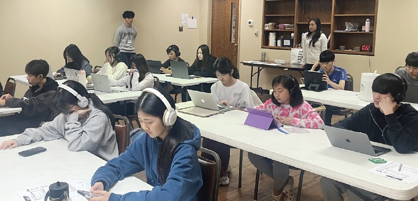 재미한국학교협의회(NAKS) 한국어 능숙도 평가(NKT)가 지난달 27일부터 29일까지 전국에서 동시 시행됐다. 총 780여명의 학생이 참여한 가운데, 학생들은 자신의 한국어 실력을 객관적으로 확인하고 향후 학습 방향을 구체적으로 설정할 수 있는 기회를 갖게 됐다.  [재미한국학교협의회]