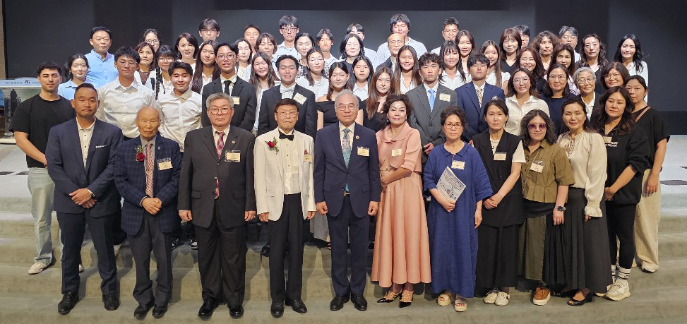 OC한미시민권자협회 관계자들이 창립 30주년 기념식 직후 한자리에 모였다. [시민권협 제공] 