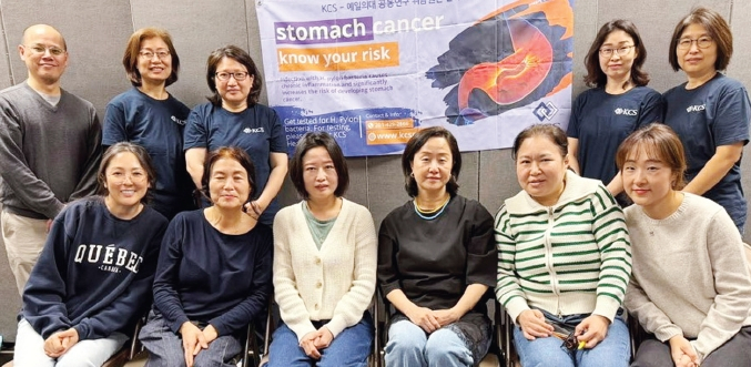 뉴욕 한인봉사센터(KCS) 공공보건리서치센터는 지난 19일 베이사이드 천주교 성당에서 무료 헬리코박터 균 검사와 메디케이드 가입자를 위한 소셜케어네트워크 상담을 진행했다.  [KCS]