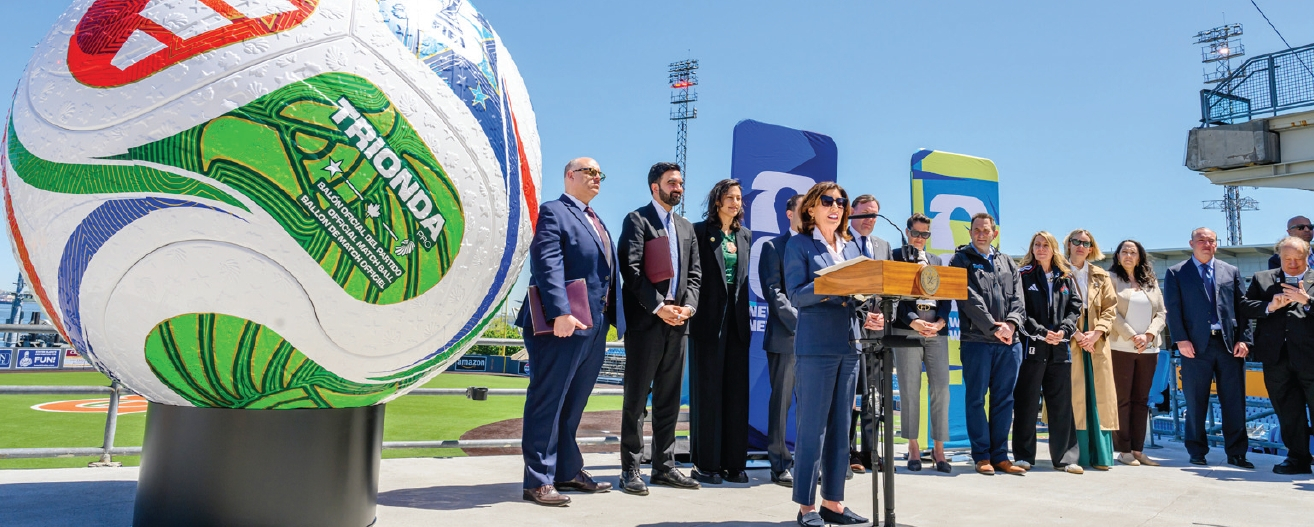 27일 캐시 호컬 뉴욕주지사가 조란 맘다니 뉴욕시장과 함께 뉴욕시 5개 보로 전역에서 무료 공식 FIFA 월드컵 팬 행사를 개최한다고 발표했다. [사진 뉴욕주지사실]