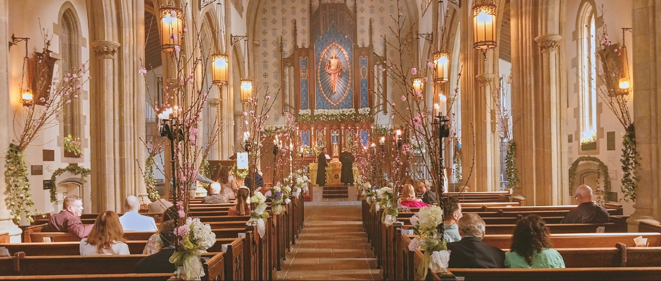 교회의 예배 출석이 25년 만에 증가한 것으로 나타났다. LA의 성 토마스 사도 성공회 교회.