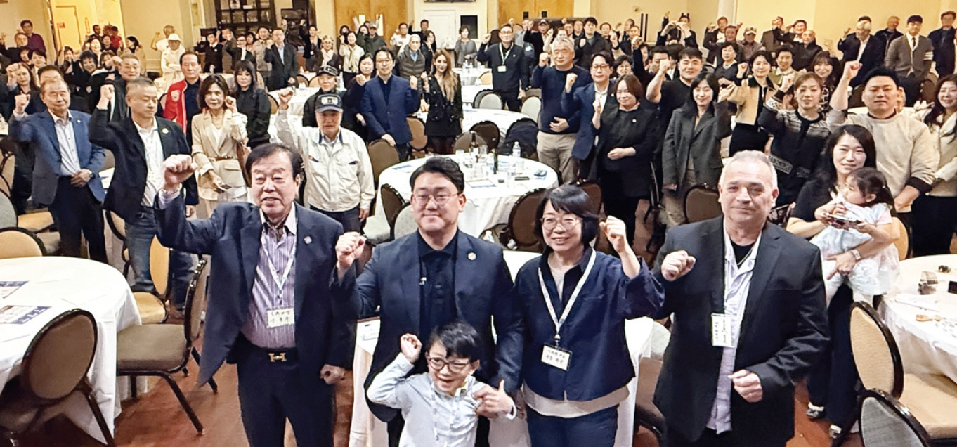 지난달 30일 민석준 시장 후보가 주민과의 대화를 갖고 팰리세이즈파크가 직면한 주요 현안에 대해 심도 있는 의견을 나눴다. 이번 간담회에서는 특히 재정 문제, 행정의 소통 부재, 무분별한 난개발, 그리고 세금 부담 증가에 대한 주민들의 우려가 집중적으로 제기됐다. 민 후보는 앞으로도 지속적인 현장 소통을 해 나갈 계획이라고 밝혔다.                                            [민석준 후보 캠페인]