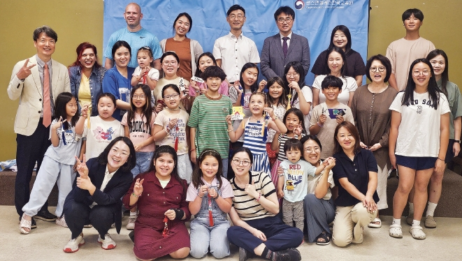 지난 2일 베이커스필드 우리한글학교에서 열린 뿌리교육 연수에 참가한 교사들. [LA한국교육원 제공]