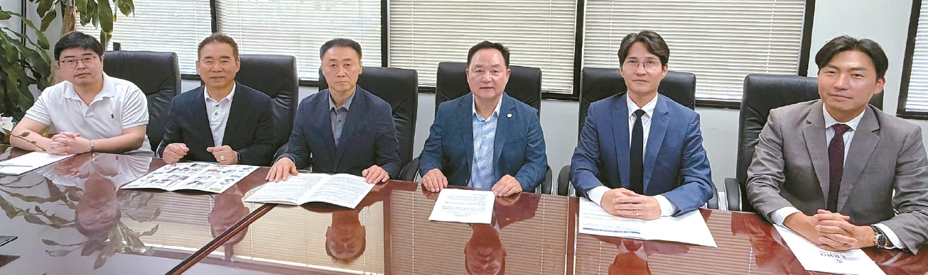 대명건설과 업무협약을 맺은 남가주 한인 부동산 업체 관계자들이 한자리에 모였다.