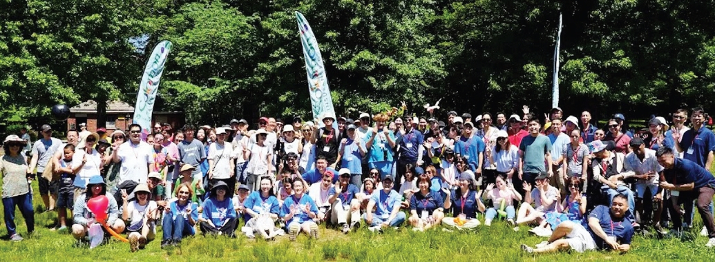 창립 34주년을 맞은 솔로몬보험그룹은 지난 13일 퀸즈 앨리폰드파크에서 한인장애가족지원센터(CIDA)와 함께 ‘2026 가족 피크닉’을 개최했다. 이날 행사에는 장애인 가족과 솔로몬보험그룹 임직원 봉사자, 후원자 등 200여 명이 참석해 야외 게임과 미술 활동을 즐기며 뜻깊은 시간을 보냈다.  [솔로몬보험그룹]