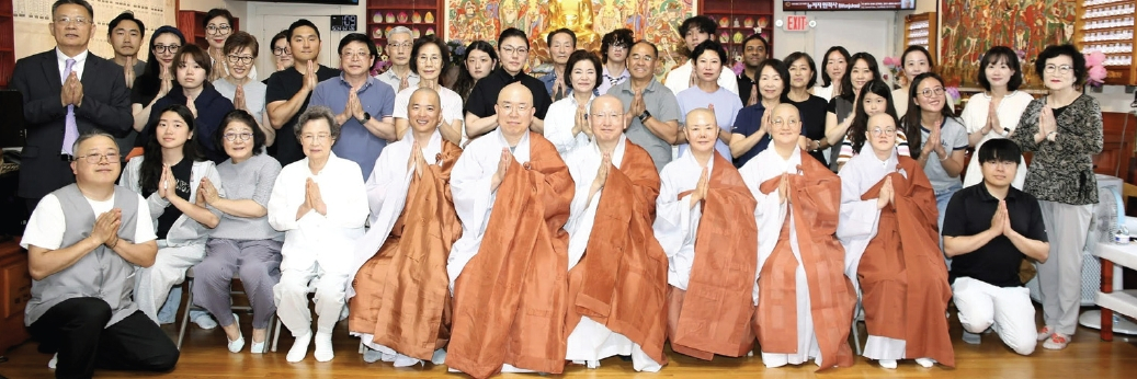 뉴저지 원적사는 지난달 21일 특별법회 및 백중기도 입재가 진행했다. 이날 행사는 유튜브 라이브로 진행됐으며, 축하공연과 장학금 수여식도 이뤄졌다.  [뉴저지 원적사]