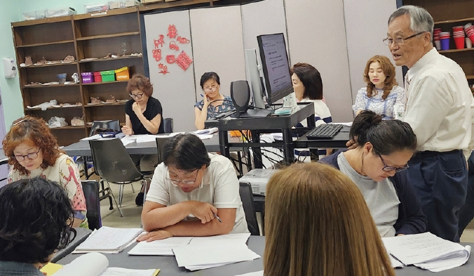 퀸즈공립도서관이 미국 1급 간병인 국가자격증을 한국어로 취득할 수 있는 무료 교육 프로그램을 오는 11일 개설한다.  [사진 퀸즈공립도서관]