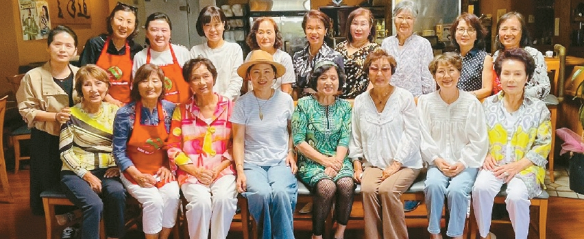 GCF-SD지부는 오는 9월 샌디에이고에서 열리는 'GCF 정기총회'를 위해 지난달 27일 바자회를 열었다. 사진은 이날 행사 후 회원들이 기념촬영을 한 모습. [GCF-SD 제공]