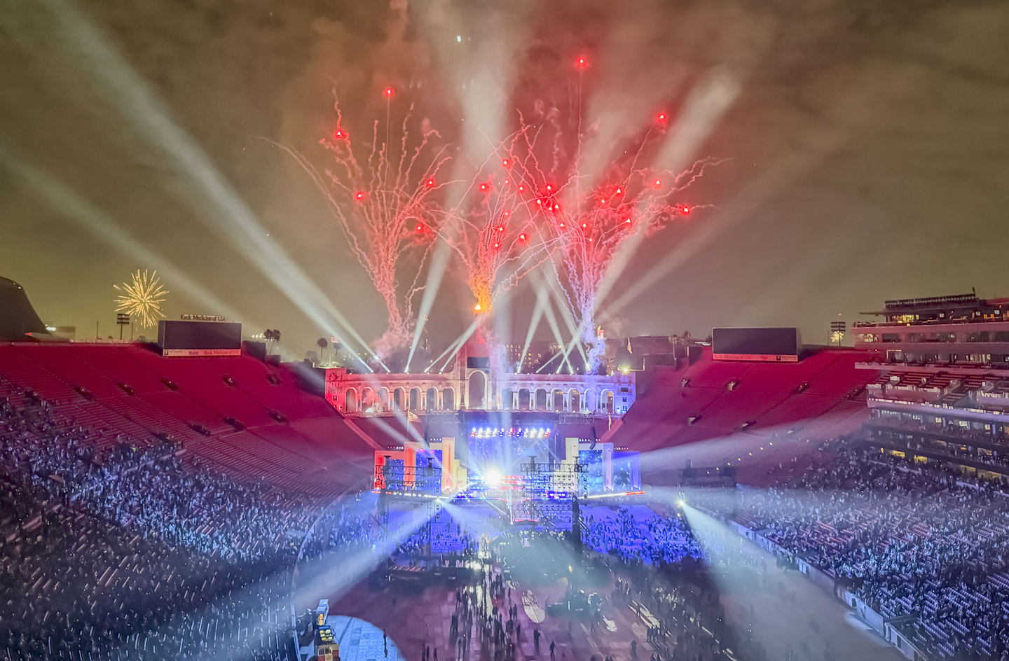 250주년 축제, 불꽃으로 물든 LA