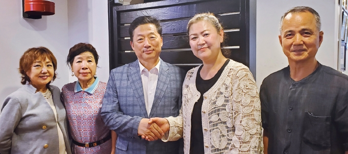 유혜경 유관순열사 한국기념사업회 회장이 지난 9일 플러싱에서 뉴욕한인회 임원진과 만나 미주기념사업회 설립 방안을 논의했다. 오른쪽부터 김택용 목사, 유 회장, 이명석 뉴욕한인회장, 이에스더 이사장, 박연숙 사회봉사 부회장.  [뉴욕한인회]