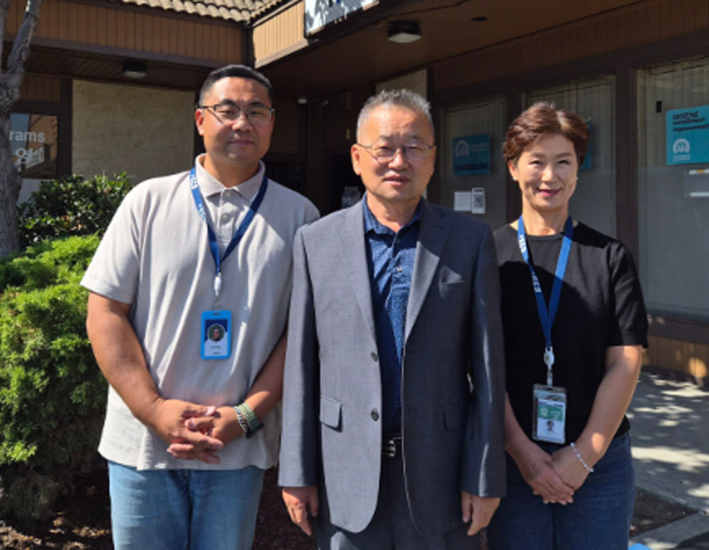 패밀리 투 패밀리 교육 프로그램을 진행할 코리안커뮤니티서비스의 김광호(가운데) 관장과 피터 김(왼쪽), 박정임 코디네이터. [코리안커뮤니티서비스 제공] 