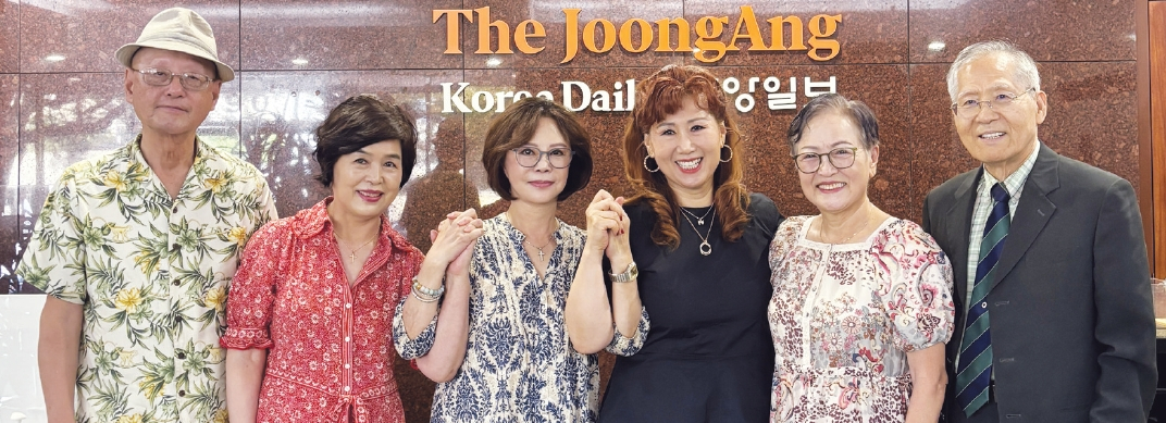 왼쪽부터 클래식 아카데미 손진봉 이사, 리디아 김 이사, 장대숙 이사, 문혜원 뮤직 디렉터, 노영진 회장, 나두섭 이사.