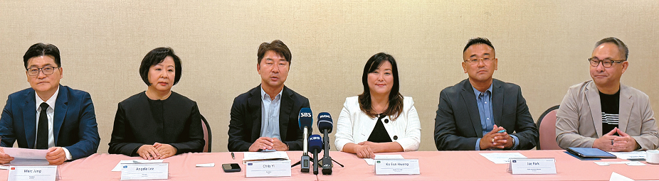 지난 17일 가주한인건설협회가 오는 26일 열리는 ADU 세미나에 관해 설명하는 기자회견을 개최했다. 왼쪽부터 마크 정, 앤젤라 이 이사, 크리스 이 회장, 세라 황, 박재현, 찰스 최 이사. 