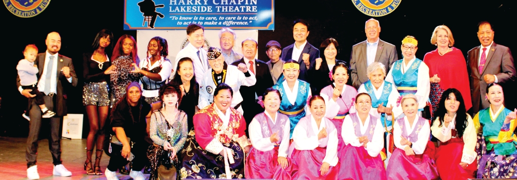 지난 19일 롱아일랜드한인회 한미문화축제가 아이젠하워파크 내 해리채핀 레이크사이드 야외극장에서 열렸다. 이날 행사는 김상호 뉴욕총영사 등이 참석해 성황리에 마쳤다.  [롱아일랜드한인회]