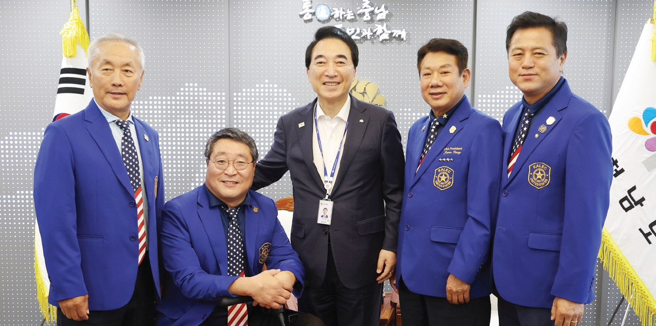 미주한미경찰자문위원회 정영열 총회장은 지난달 충청남도를 방문해 한·미 경찰 및 자치경찰 제도 발전과 상호 교류 방안을 논의했다. 자문위원회는 10월 중 박수현 도지사의 방문을 계기로 충청남도 자치경찰위원회와 MOU 체결을 위한 협력 방안을 논의할 예정이다.  [미주한미경찰자문위원회]
