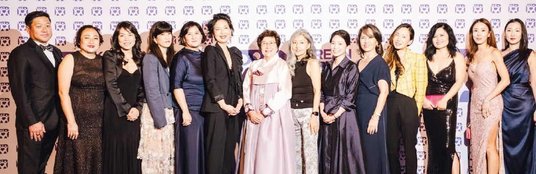 뉴욕가정상담소는 지난 2일 치프리아니 월스트리트에서 연례 갈라를 성공적으로 개최했다. 이날 행사에서 600여명이 참석한 가운데 120만 달러 이상의 모금액을 달성했으며, 뉴욕가정상담소는 모인 기금을 가정폭력과 성폭력을 겪은 이들에게 무료로 제공되는 상담, 주거, 법률 지원, 경제적 자립 프로그램 등을 위해 사용될 예정이라고 밝혔다.  [뉴욕가정상담소]