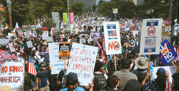28일 '노 킹스' 시위 진행…캘리포니아에서만 320곳 열려 