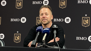 마크 도스 산토스 LAFC 감독이 21일 LA 메모리얼 콜로세움에서 열린 인터 마이애미와의 경기 이후 포스트게임 기자회견에서 발언 중이다. 