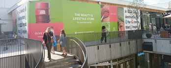 LA 쇼핑몰 웨스트필드 센추리시티에 들어설 올리브영 2호점 매장에서 개점을 앞두고 공사가 진행되고 있다. 김상진 기자